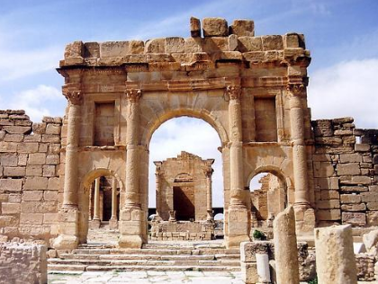 [:es]Siete  lugares con historia y misterio[:]