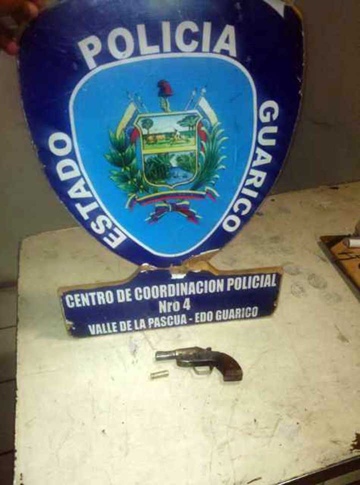 [:es]Lo atraparon armado en Villas del Sol[:]