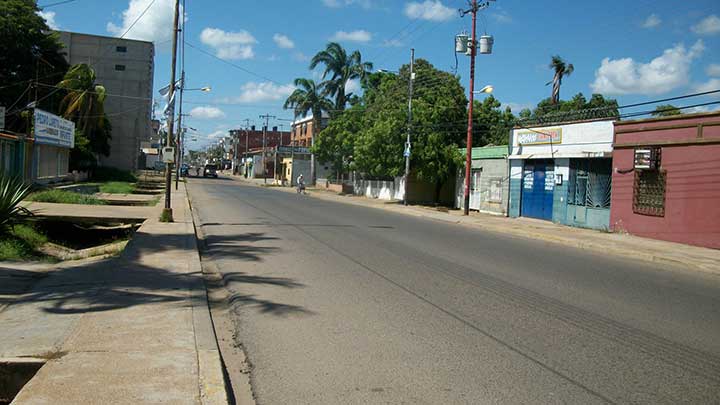 [:es]En Valle de la Pascua se concretó el asueto ordenado por el presidente Maduro[:]