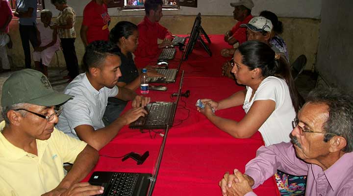 [:es]A full chola avanza el registro de vehículos en Valle de la Pascua[:]