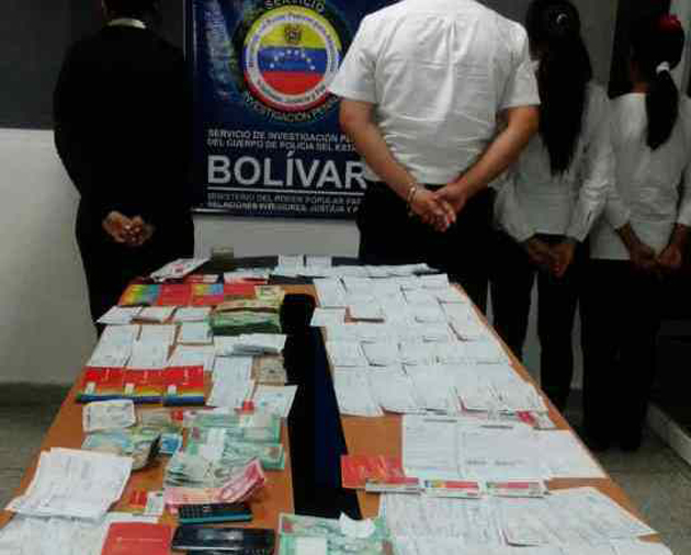 [:es]Tras las rejas empleados del Banco de Venezuela por extracción de efectivo[:en]Tras las rejas empleados del Banco de Venezuela por extraer efectivo [:]