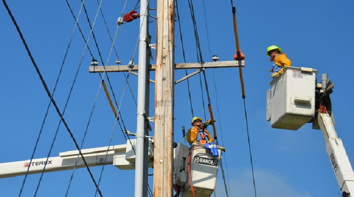 [:es]España ahorra con la tarifa eléctrica por horas[:]