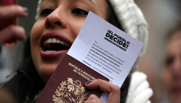 [:es]En Ecuador se aumentará la flexibilidad sobre la documentación de los venezolanos[:]