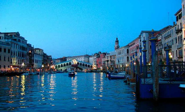 [:es]¡ Captura tu vida en nueve momentos en Venecia![:]