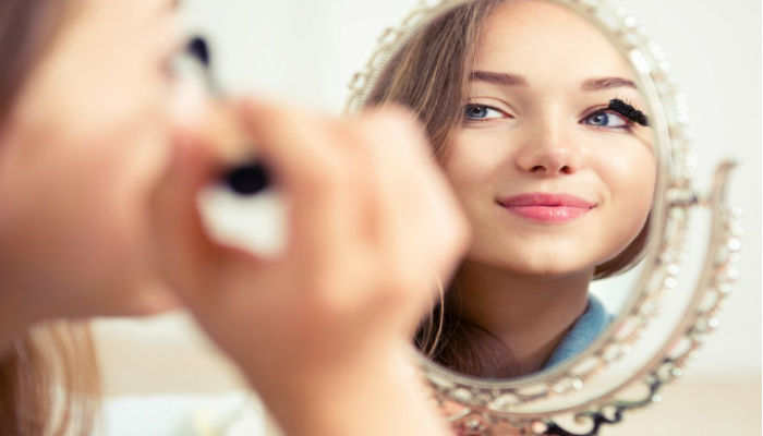 [:es]Al maquillarte podrías estar haciendo algunas cosas mal[:]