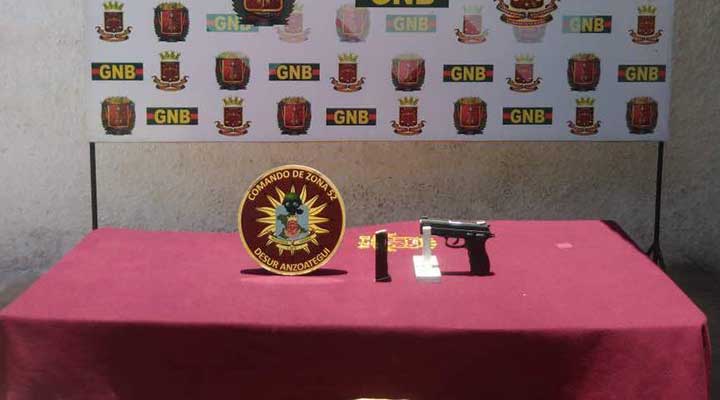 [:es]Incautan 6 armas de fuego y detinen a siete ciudadanos en Anzoátegui[:]
