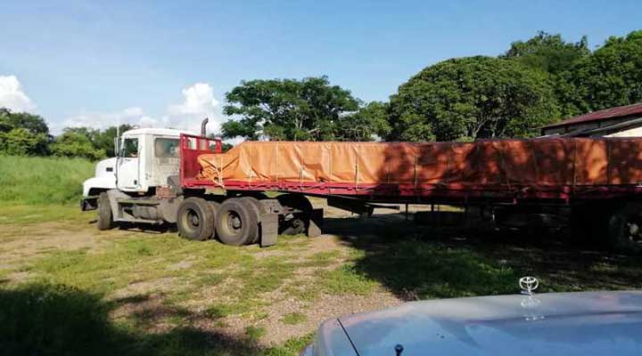 [:es]Recuperaron gandola robada por sujetos vestidos de policía[:]