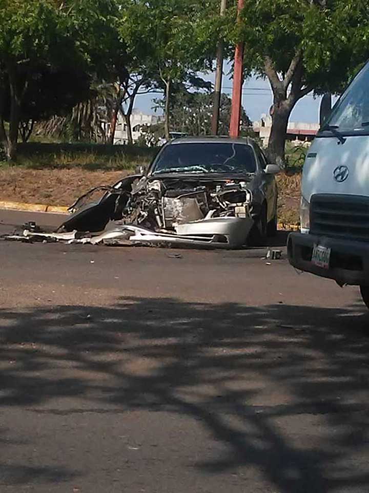 [:es]Accidente de tránsito dejó cuatro heridos en La Pascua[:]