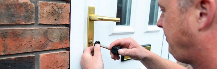 [:es] En vacaciones localiza un cerrajero de emergencias [:]