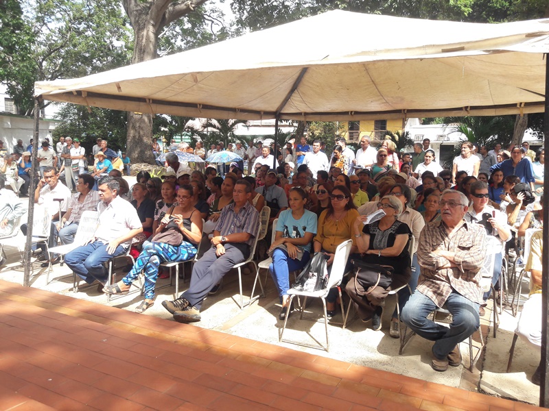 [:es]Solicitan renuncia de la alcaldesa Nidia Loreto[:]