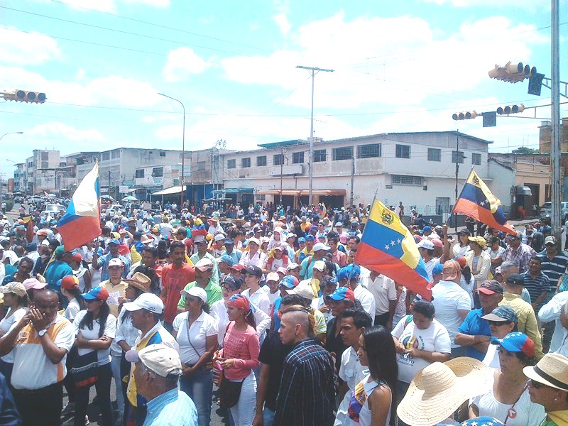 Gente de Valle de la Pascua sigue protestando “por el cese a la usurpación”