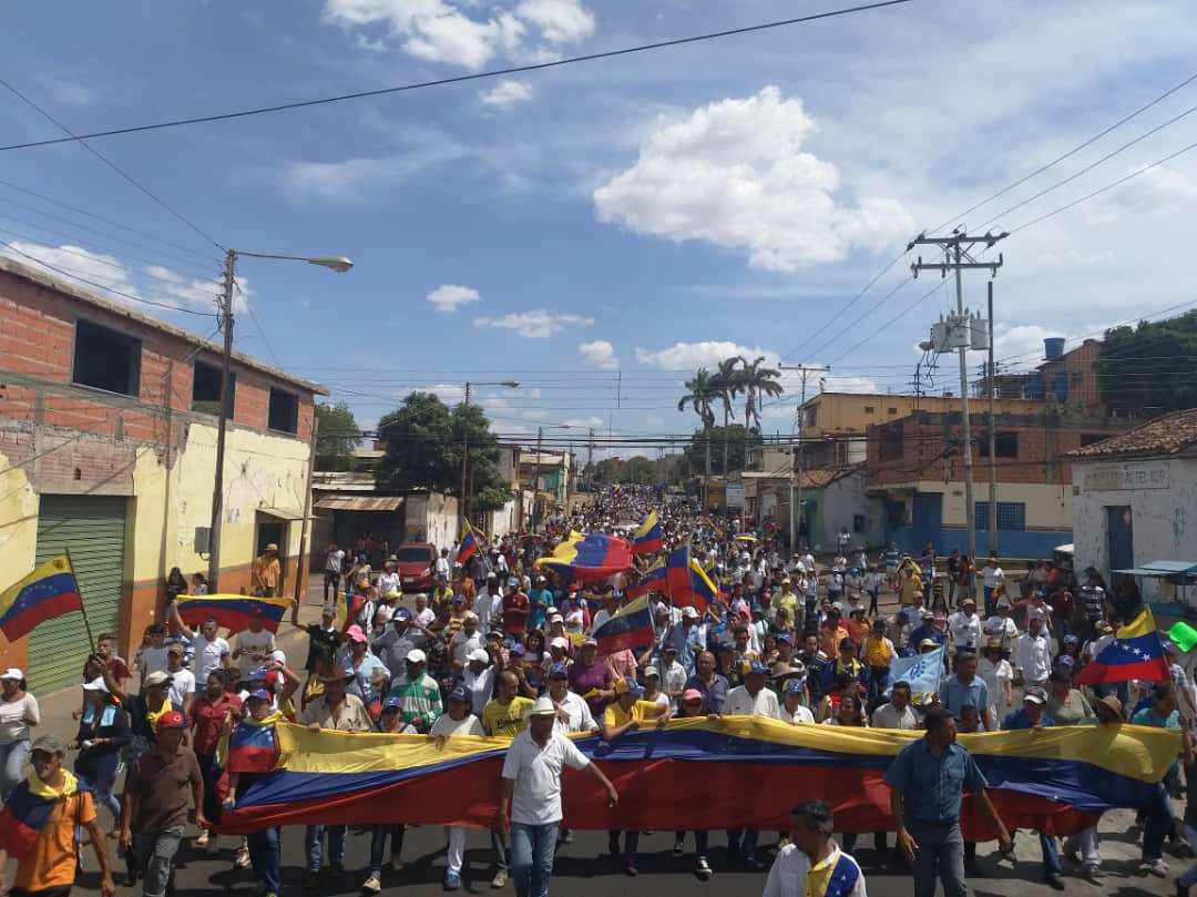 Una  oposición mas unida nuevamente tomó las calles de Valle de la Pascua