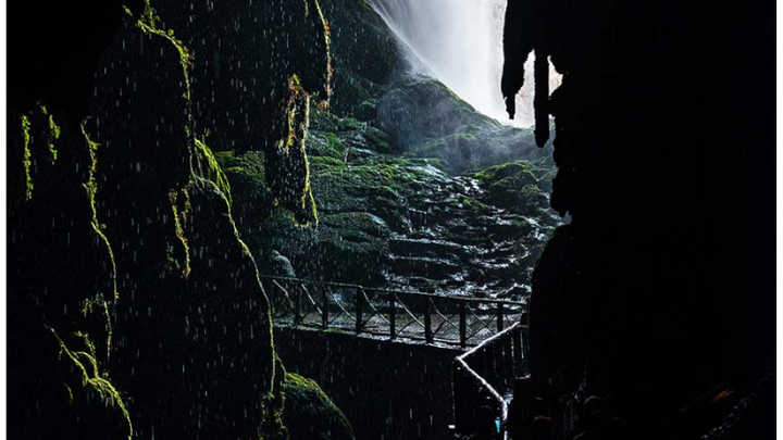 Devela la magia del Monasterio de Piedra.