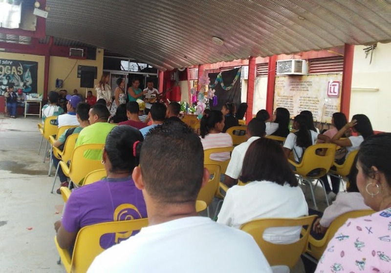 En la UPTLL celebran con júbilo el Bailorio de Cruz de Mayo