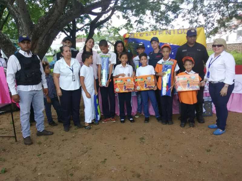 «Cambia un arma por un juguete» llegó a la escuela Rafael González Udis