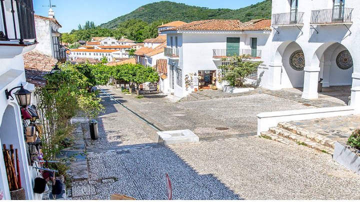 [:es]Un pueblo con la sabiduriá del mejor jamón, Aracena.[:]