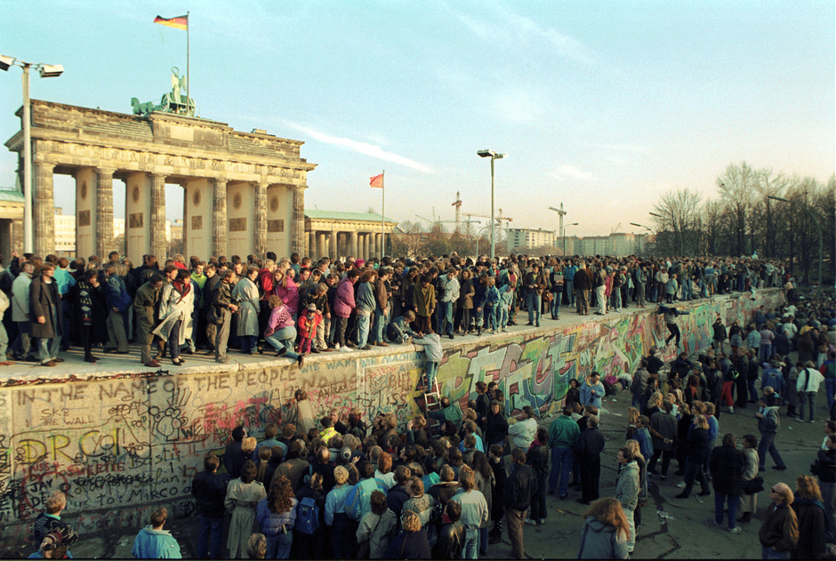 [:es]Se cumplen 30 años de la caída del muro de Berlín[:]