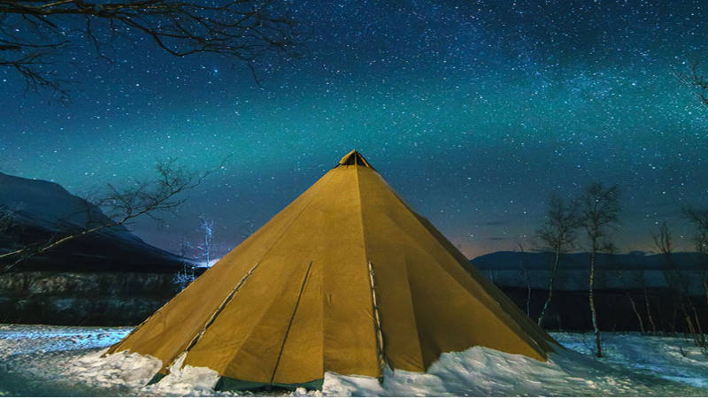 La experiencia de dormir en la nieve ártica