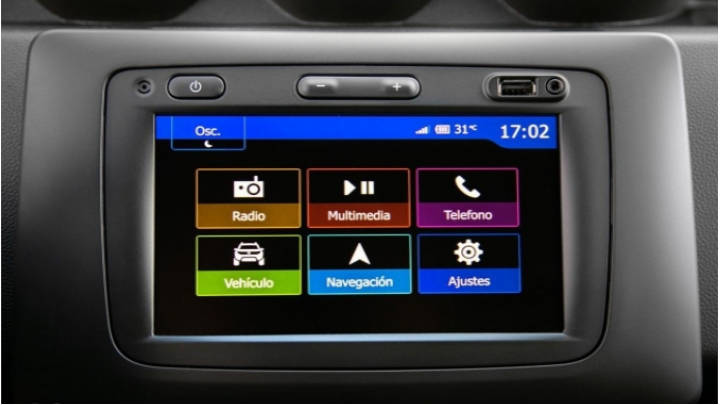 Sistema de infoentretenimiento que cumple sin ser tan avanzado