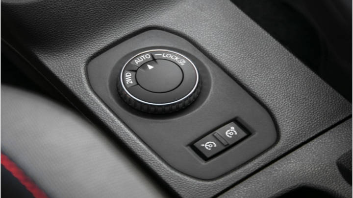 El Duster puede cambiar su sistema de tracción, de 4x2 a 4x4 con bloqueo de diferencial