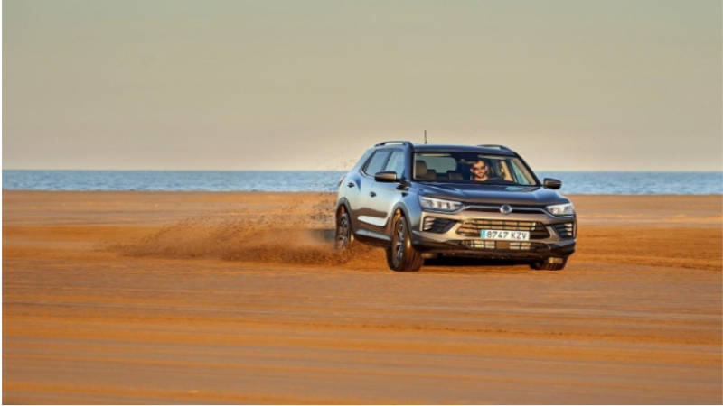 Tanto el modelo a gasolina como diésel disponen de tracción total