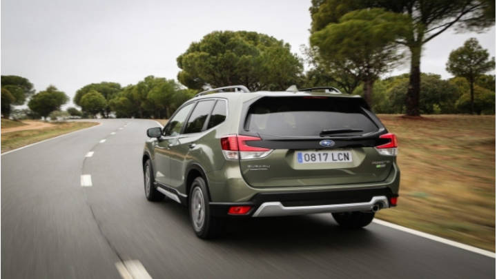 La trasera rediseñada para el cambio estético actua