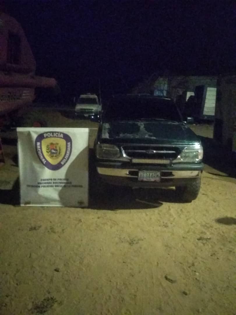 Camioneta marca Ford modelo Explore decomisada en el lugar. Al parecer es propiedad de "El Luisito"