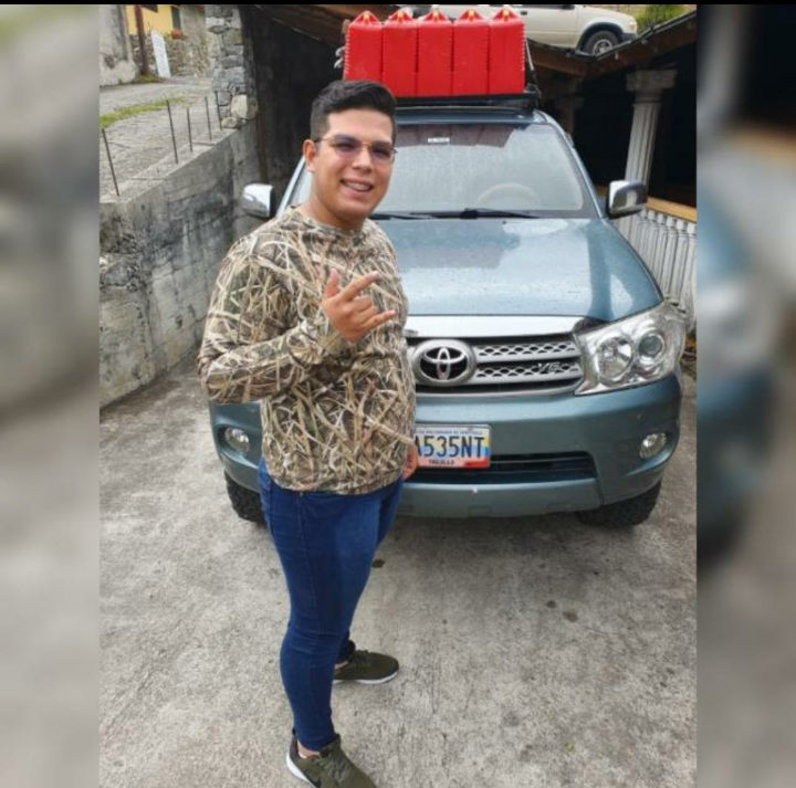 Alfredo Villamizar de 16 años. Conductor del vehículo.