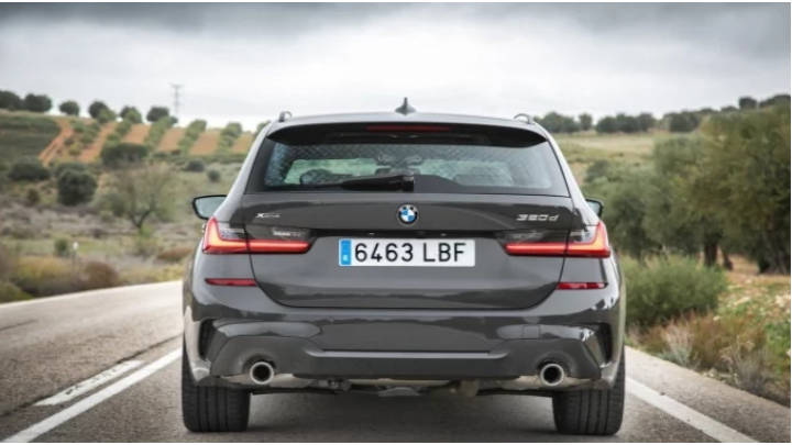 [:es]BMW 320d Touring, un familiar de lujo[:]