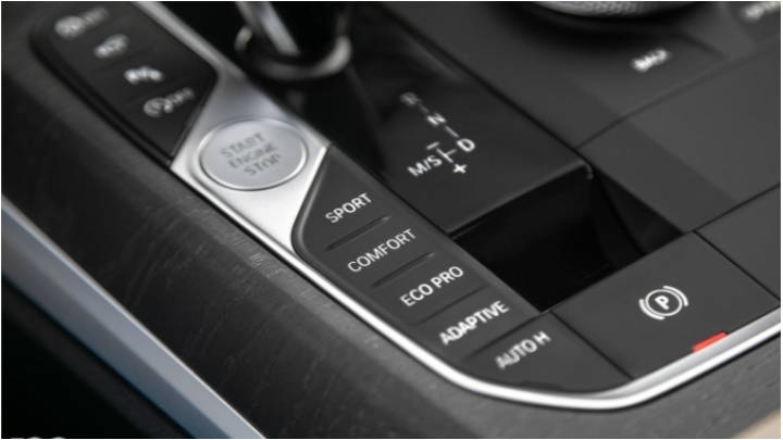 Se comporta tal como lo indica su conducción