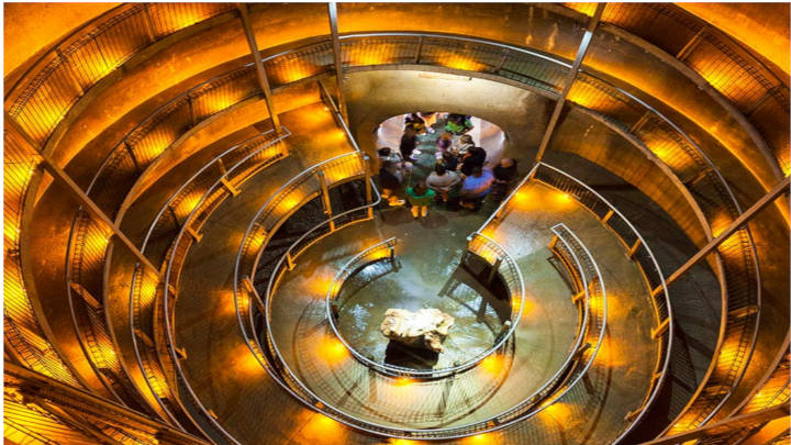 [:es]Un destino alucinante en las cuevas de Waitomo[:]