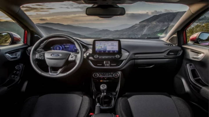 Interior elegante de buena calidad y material duro