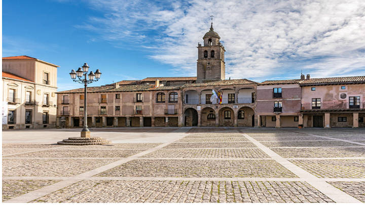 [:es]Medinaceli, pueblo convertido en joya de mucha historia[:]
