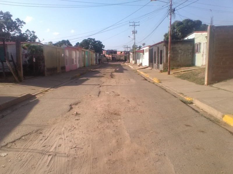 La calle 9 de Padre Chacin esta vuelto un desastre. 