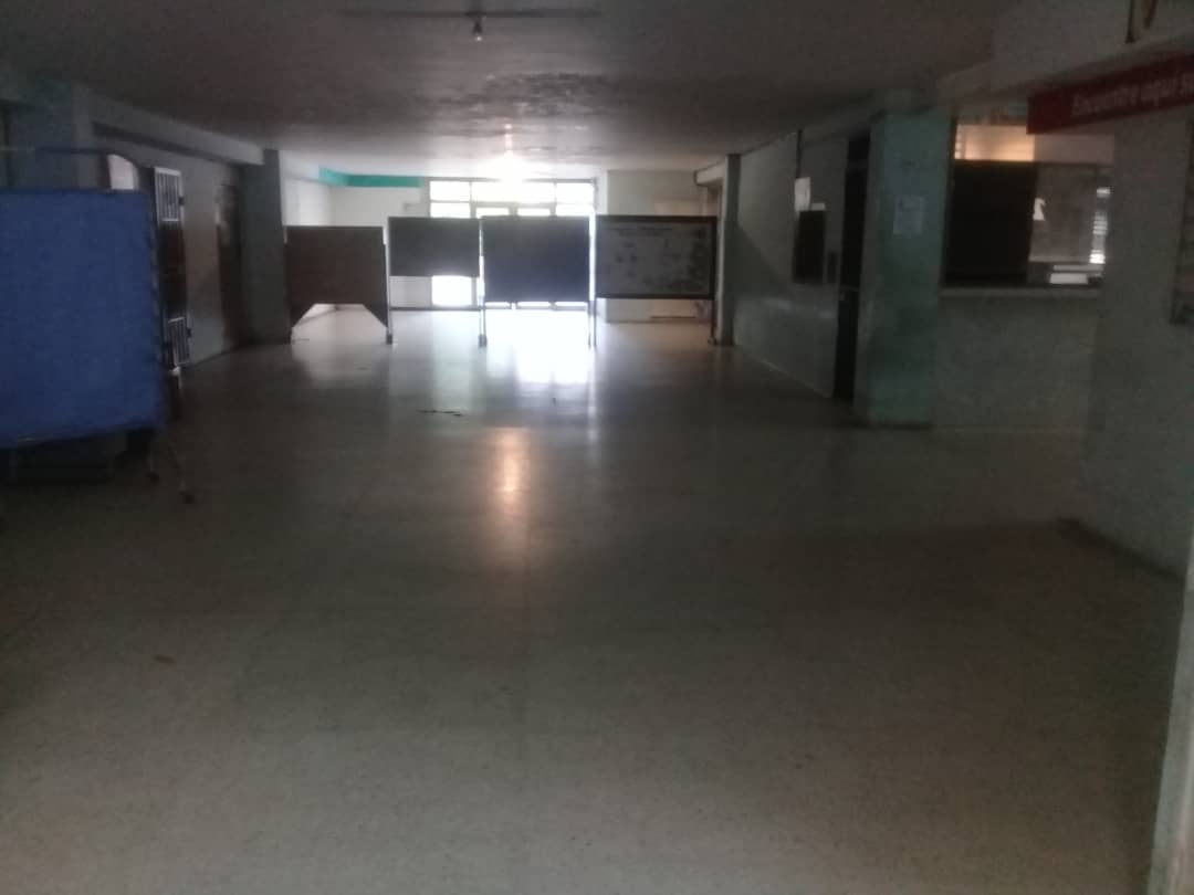 El accesos a Medicina General y Adultos fue clausurado dejando el acceso por la entrada principal del nosocomio. 