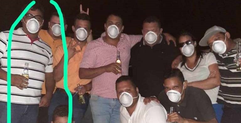 En la fotografia se puede ver a mano izquierda el ex director del hospital de Zaraza. Guárico