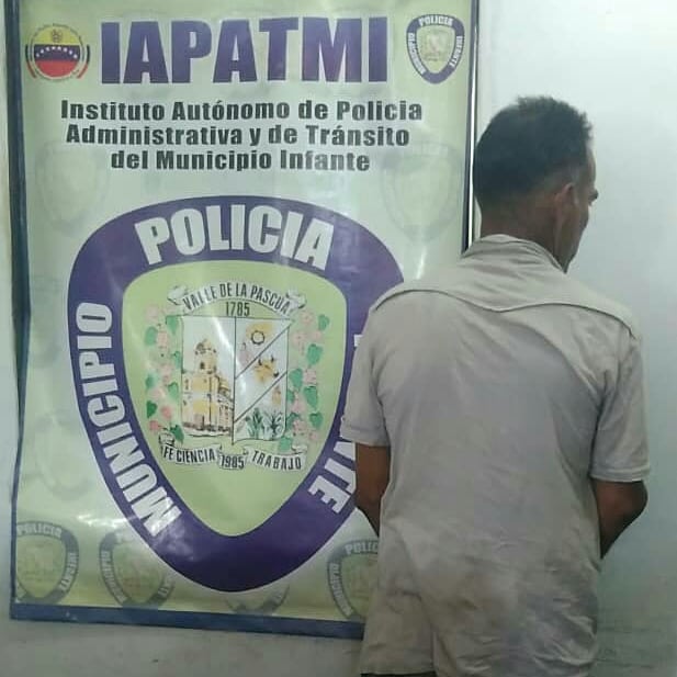 [:es]A PALO LIMPIO. Ladrón fue reprendido por abuelo a quien acababa de robar[:]