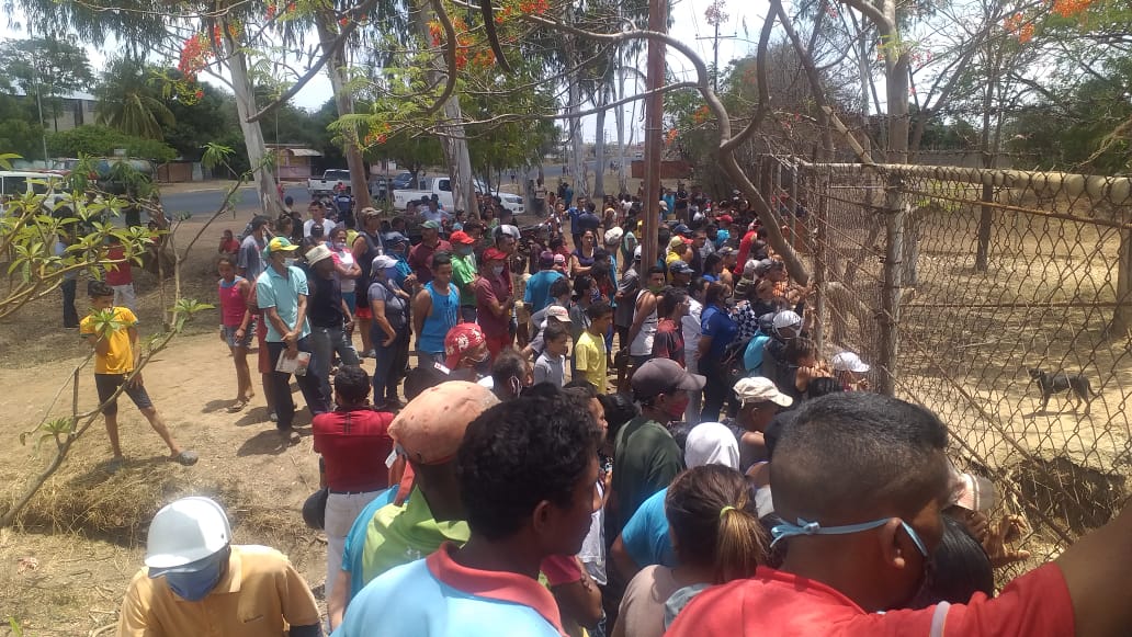 Muchas personas se acercaron al lugar.