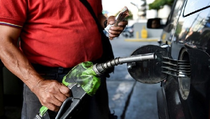 [:es]Gasolina subsidiada se pagará a través de Sistema Patria[:]