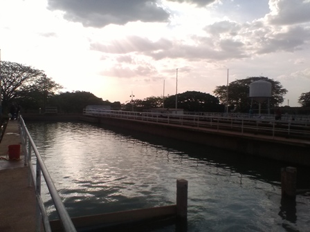 [:es]Exigen a la Alcaldía buscar solución a la falta de agua[:]