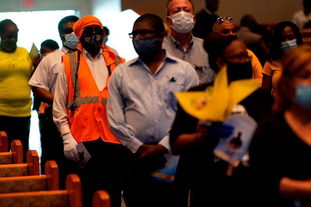 Cientos de personas se acercaron al ataúd de Floyd para darle un último adiós