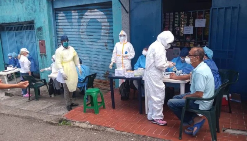 [:es]Academia de Ciencias advierte que cifras de COVID-19 tienen 15 días de retraso[:]