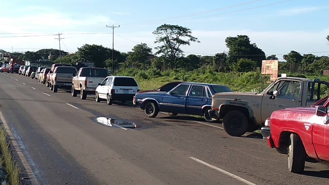 [:es]Los 120 litros del cupo de gasolina subsidiada se “evaporan” sin llegar a los tanques[:]