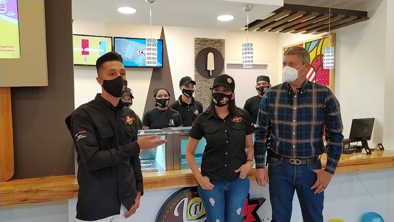 En representación de la Franquicia estaba Freddy Lamar ofreció unas palabras