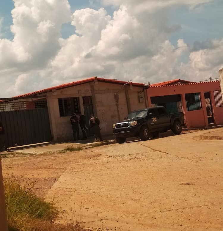 Efectivos del Conas buscaron al hombre en su vivienda.