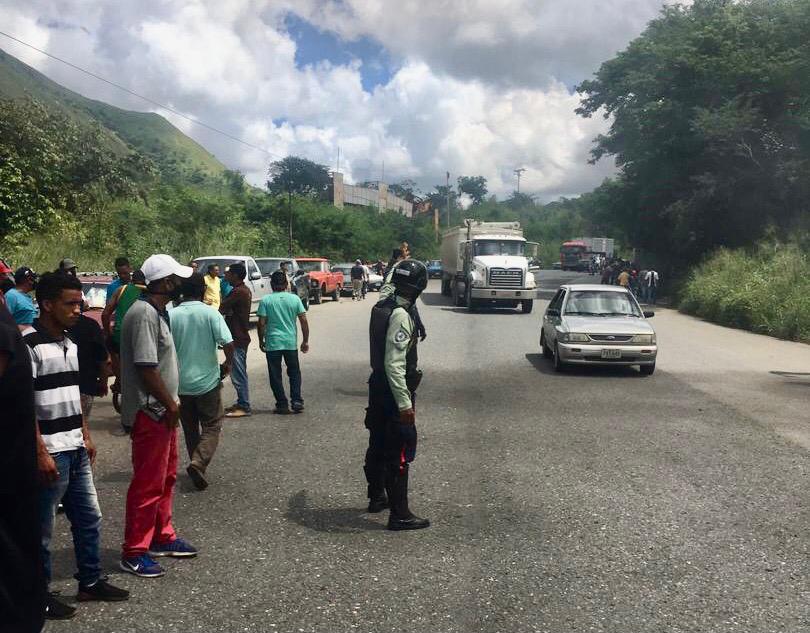 Finalmente se restableció el flujo vehicular en ambos sentidos