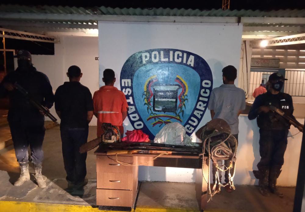 [:es]Poliguárico capturó tres supuesto roba finca en Las Campechanas[:]