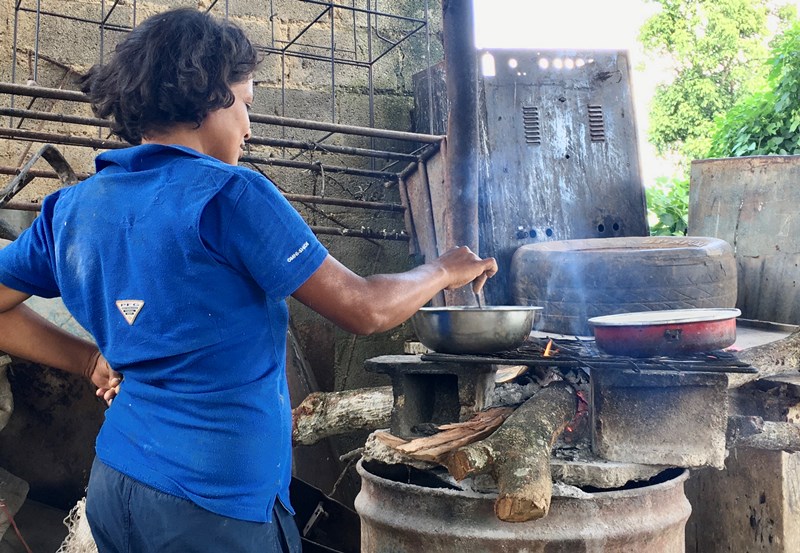 [:es]Escasea el gas y aumentan los fogones en Roscio[:]