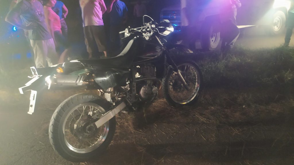 Motocicleta en la que transitaban los uniformados del Faes