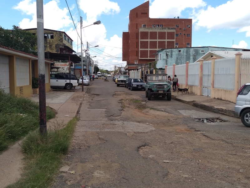 [:es]Intransitable y con cloaca colapsada la calle Orituco[:]